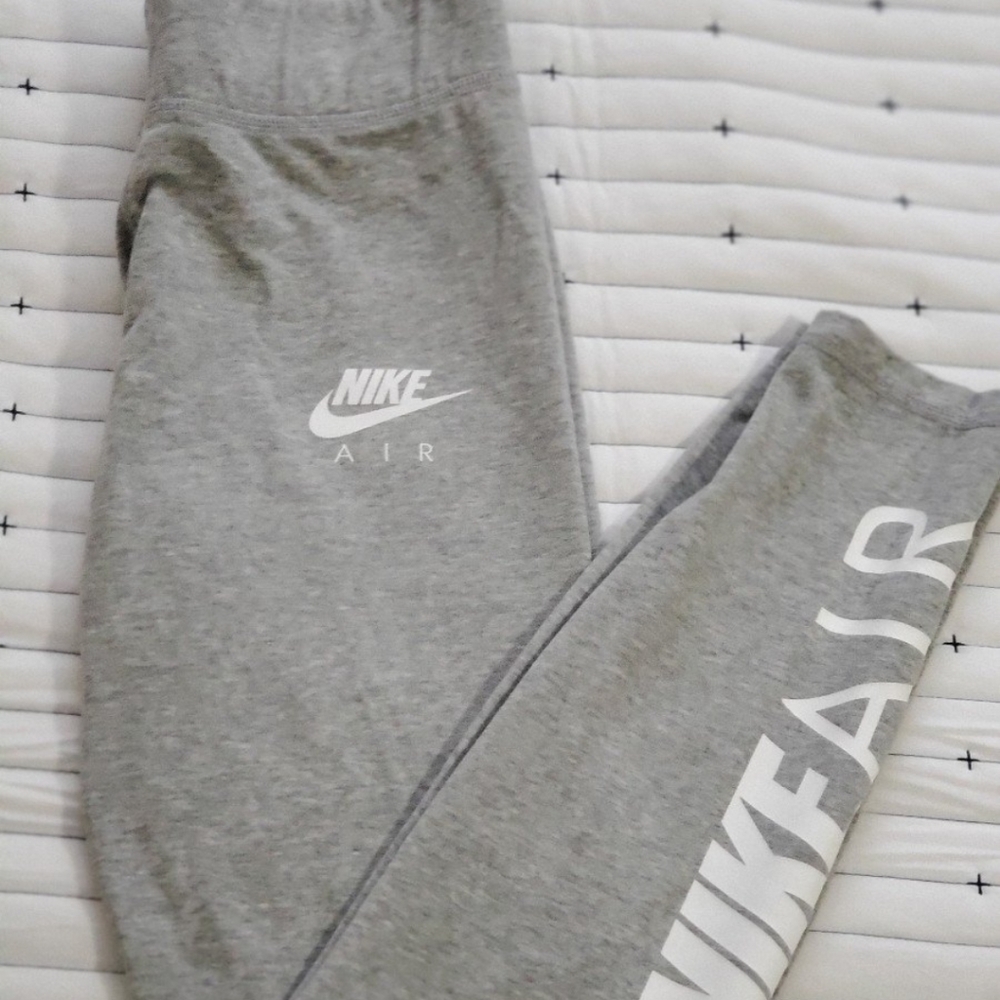 Nike leggings Womens Sz small  pre owned